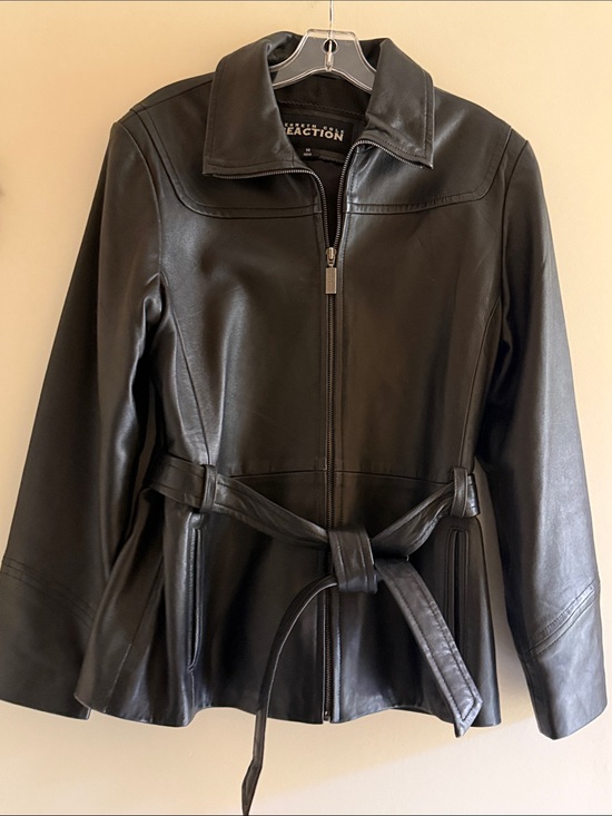 Kenneth Cole Reaction Jackets & Blazers - Kenneth Cole Vintage Reaction Black Leather Belted Women’s Jacket Size Medium